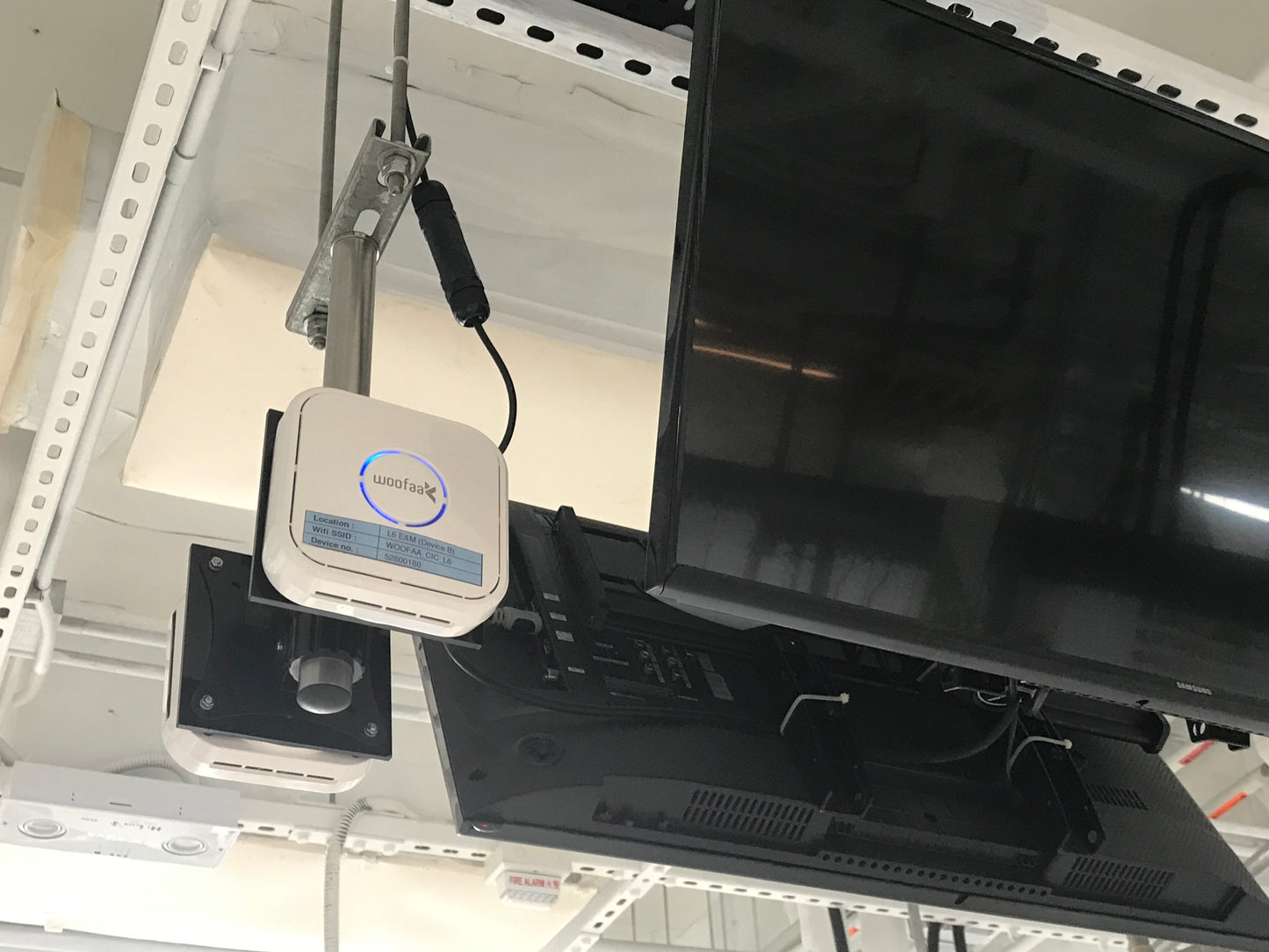 WOOFAA Hound IAQ Monitor PM2.5 TVOC CO2 RHT IoT Wifi