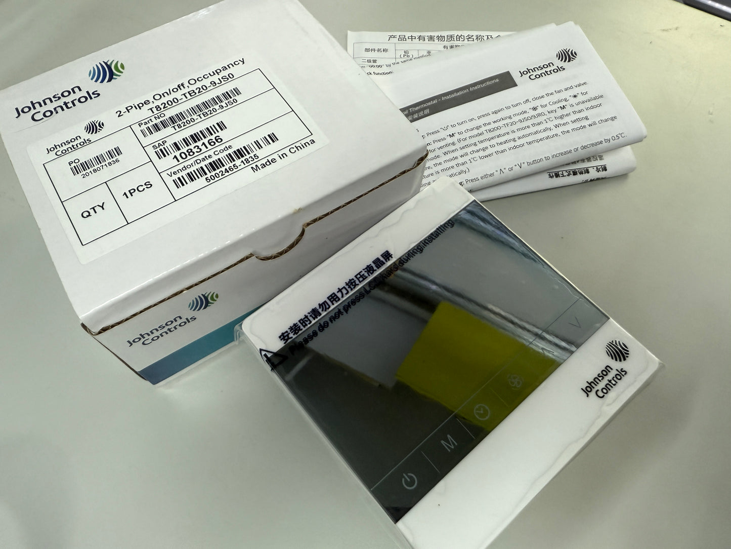 Johnson Controls FCU Controller Touch Screen T8200-TB20-9JS0 Fan Coil