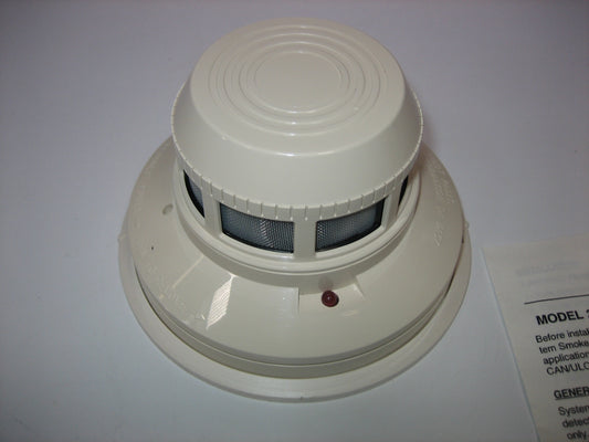 Honeywell System Sensor 4-wire Conventional Type Smoke Detector 2412/24E